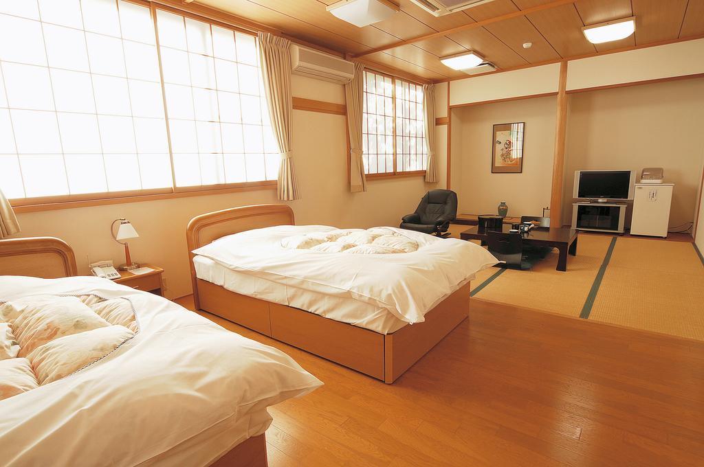 わたらせ温泉 ホテルやまゆり 本宮町 エクステリア 写真